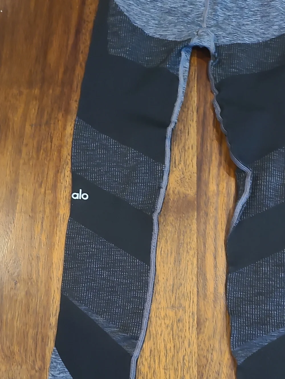 Alo yoga high waist Sheila leggings Size Small - $98 on site